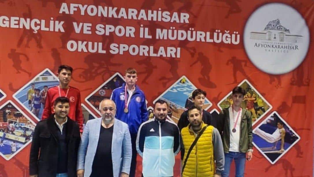 Afyonkarahisar Okul Sporları Grekomen Gençler' de 14 Madalya